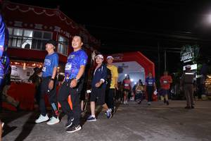 BIB: 624
                            <button type="button" onclick="openModal(26263687)" class="btn btn-primary btn-sm float-right btn-popup" data-toggle="modal" data-target=".modal-high-quality">
                        <i class="fas fa-shopping-cart"></i> Add to Cart
                    </button>
                                            <button type="button" onclick="isThisMe(26263687, true)" class="btn btn-success btn-sm float-right btn-popup btn-isme hidden" data-toggle="tooltip" data-placement="bottom" title="นี่คือรูปของคุณใช่ไหม คลิกที่นี่เพื่อเอาเข้าอัลบั้ม">
                        <i class="fas fa-plus"></i> Add to album
                    </button>
                    <button type="button" onclick="isThisMe(26263687, false)" class="btn btn-warning btn-sm float-right btn-popup btn-isnotme hidden">
                        <i class="fas fa-ban"></i> Remove from album
                    </button>